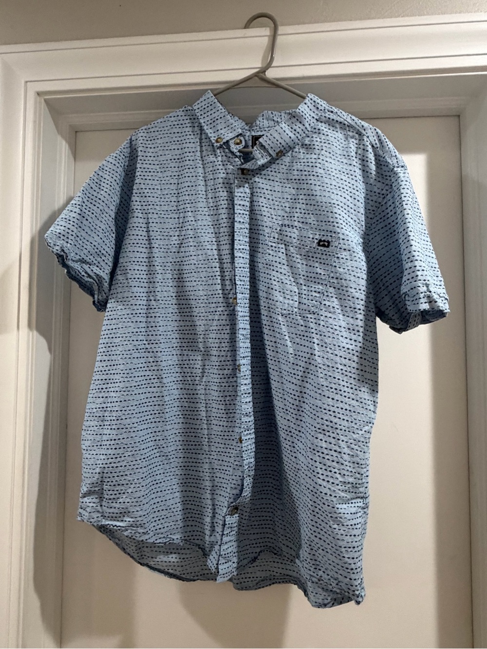 Men’s Billabong Light Short-Sleeve Button-Up Shirt